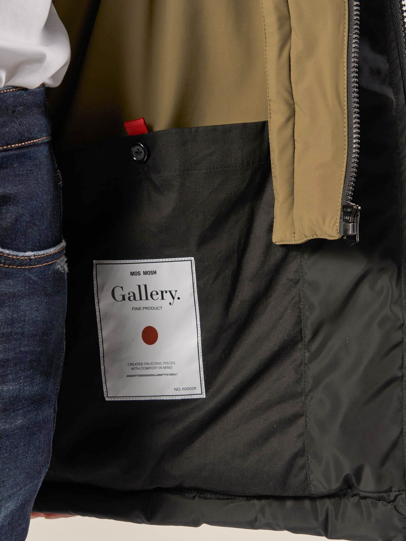 Modelshot / Black / Detail